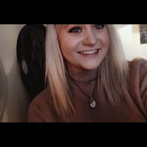 Meet your Posher, Anna